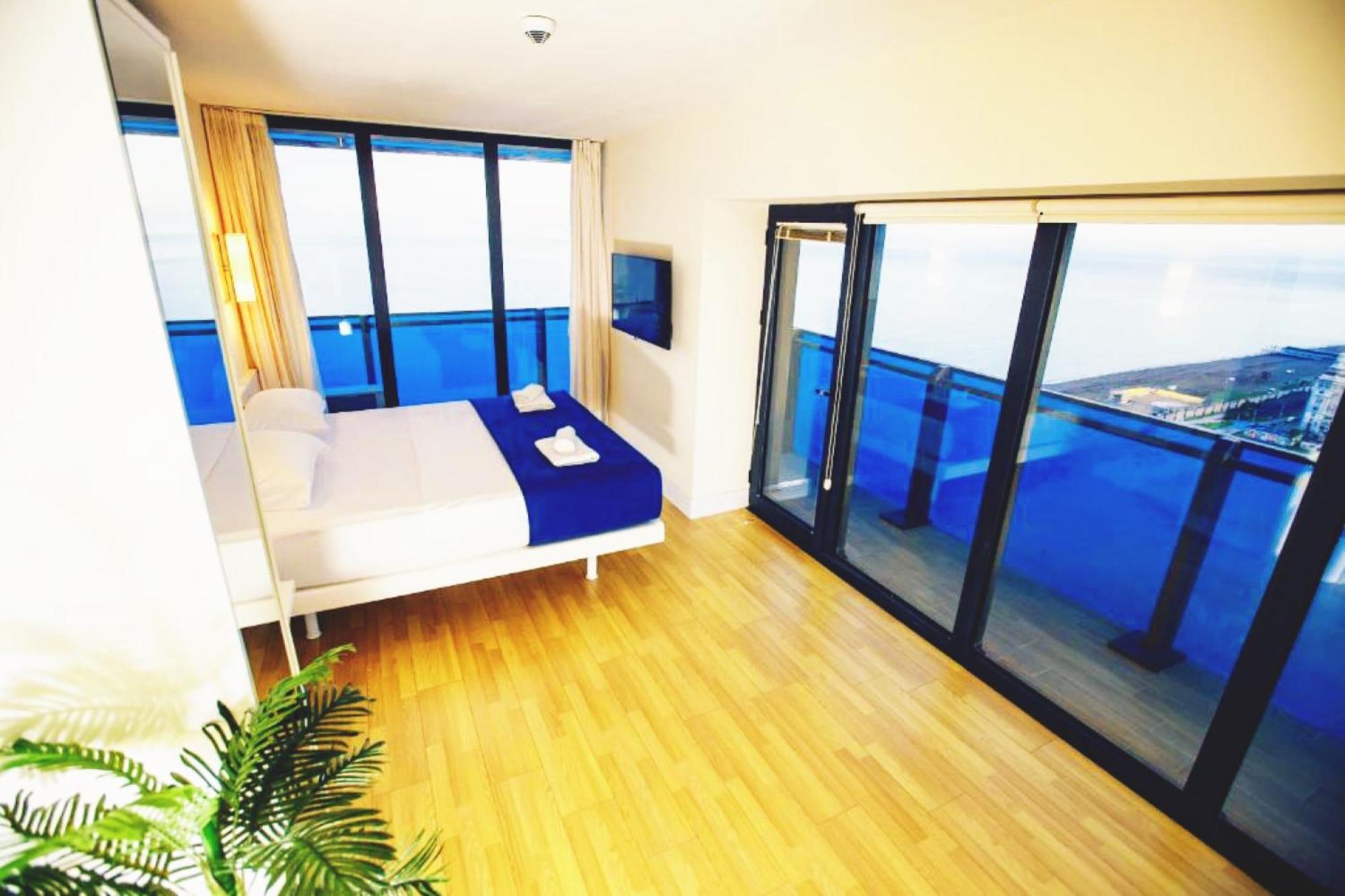 Delux Sea View Aparthotel In Orbi City Батуми Екстериор снимка
