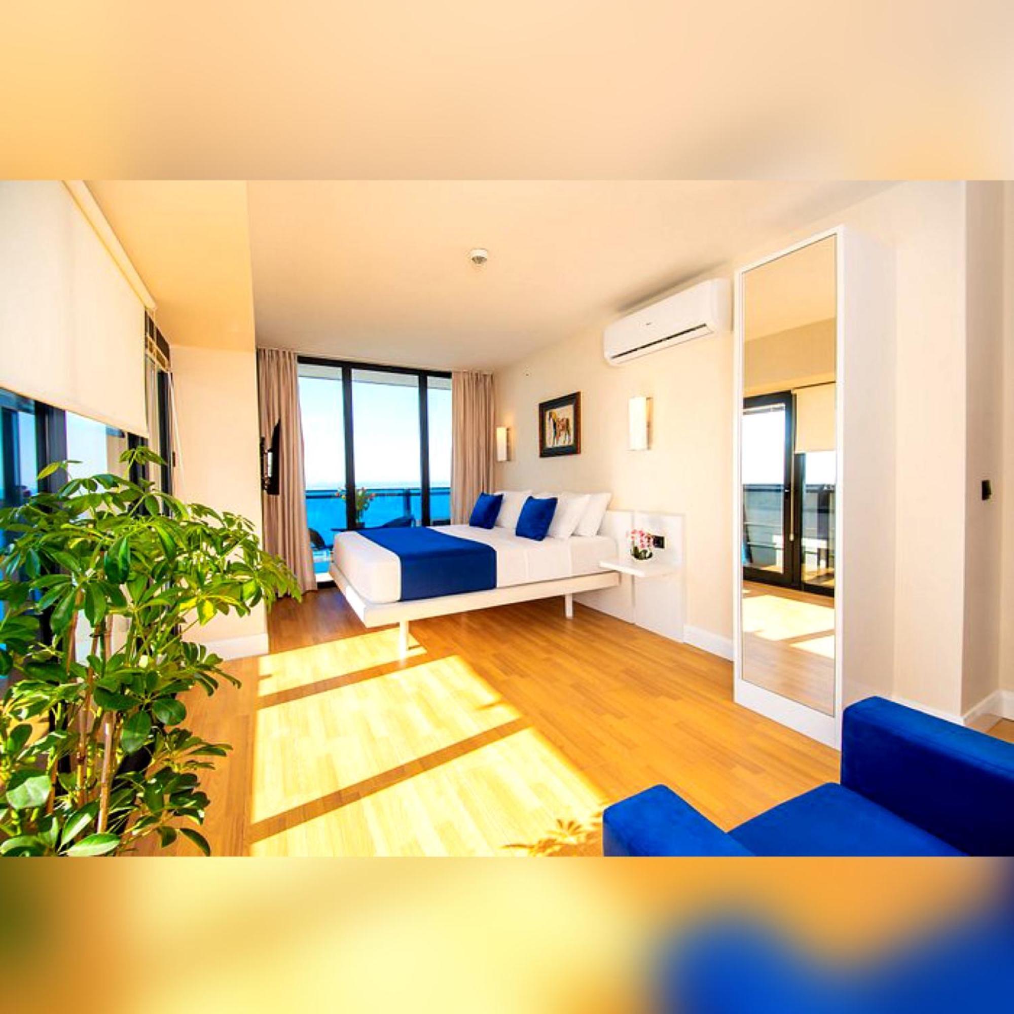 Delux Sea View Aparthotel In Orbi City Батуми Екстериор снимка