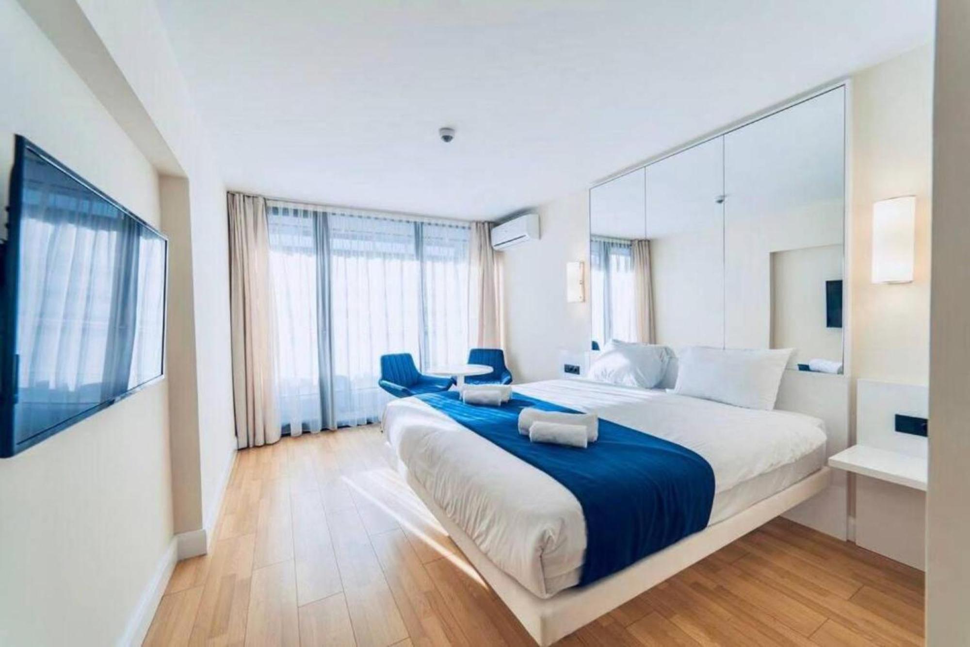 Delux Sea View Aparthotel In Orbi City Батуми Екстериор снимка