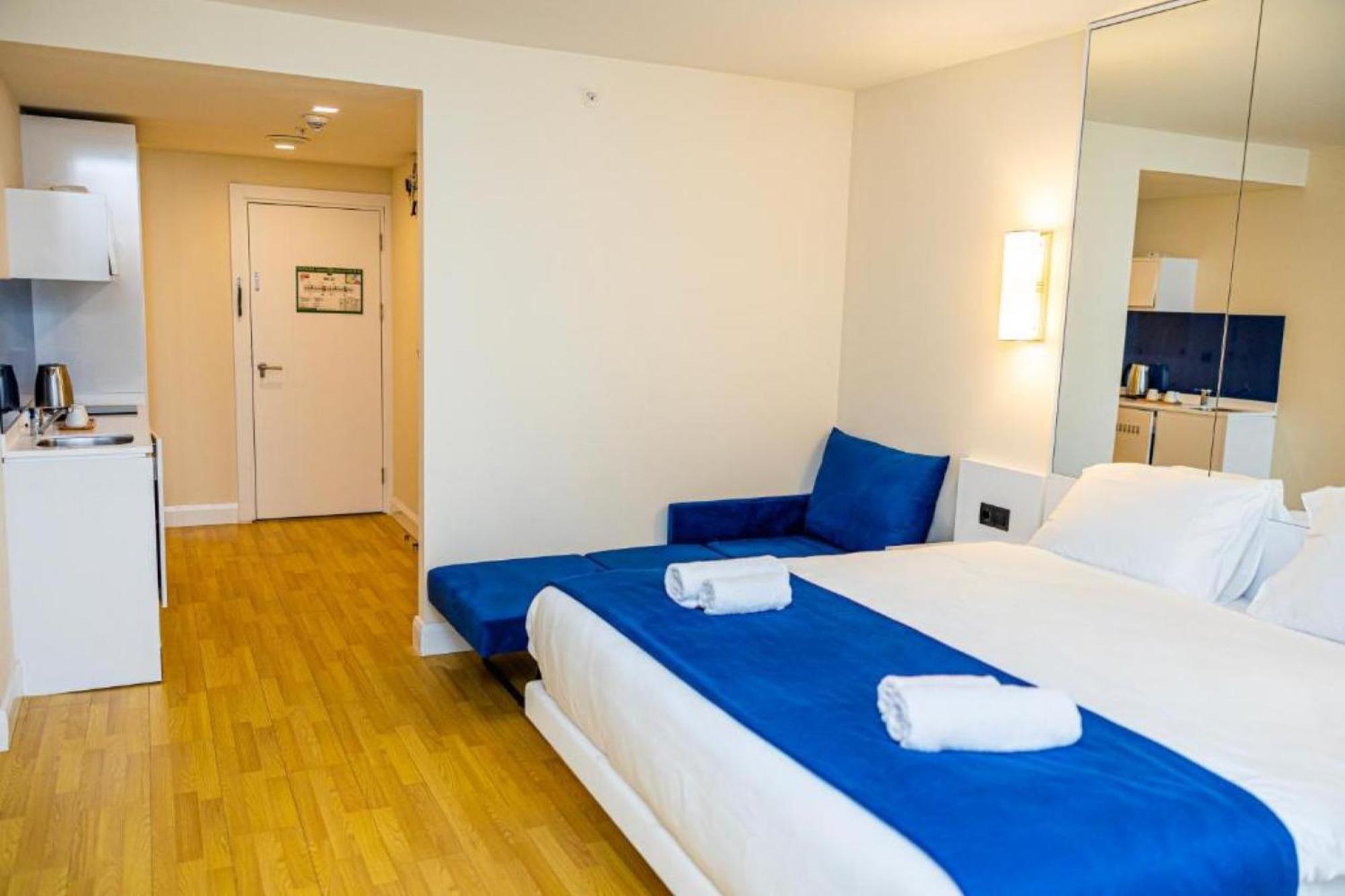 Delux Sea View Aparthotel In Orbi City Батуми Екстериор снимка