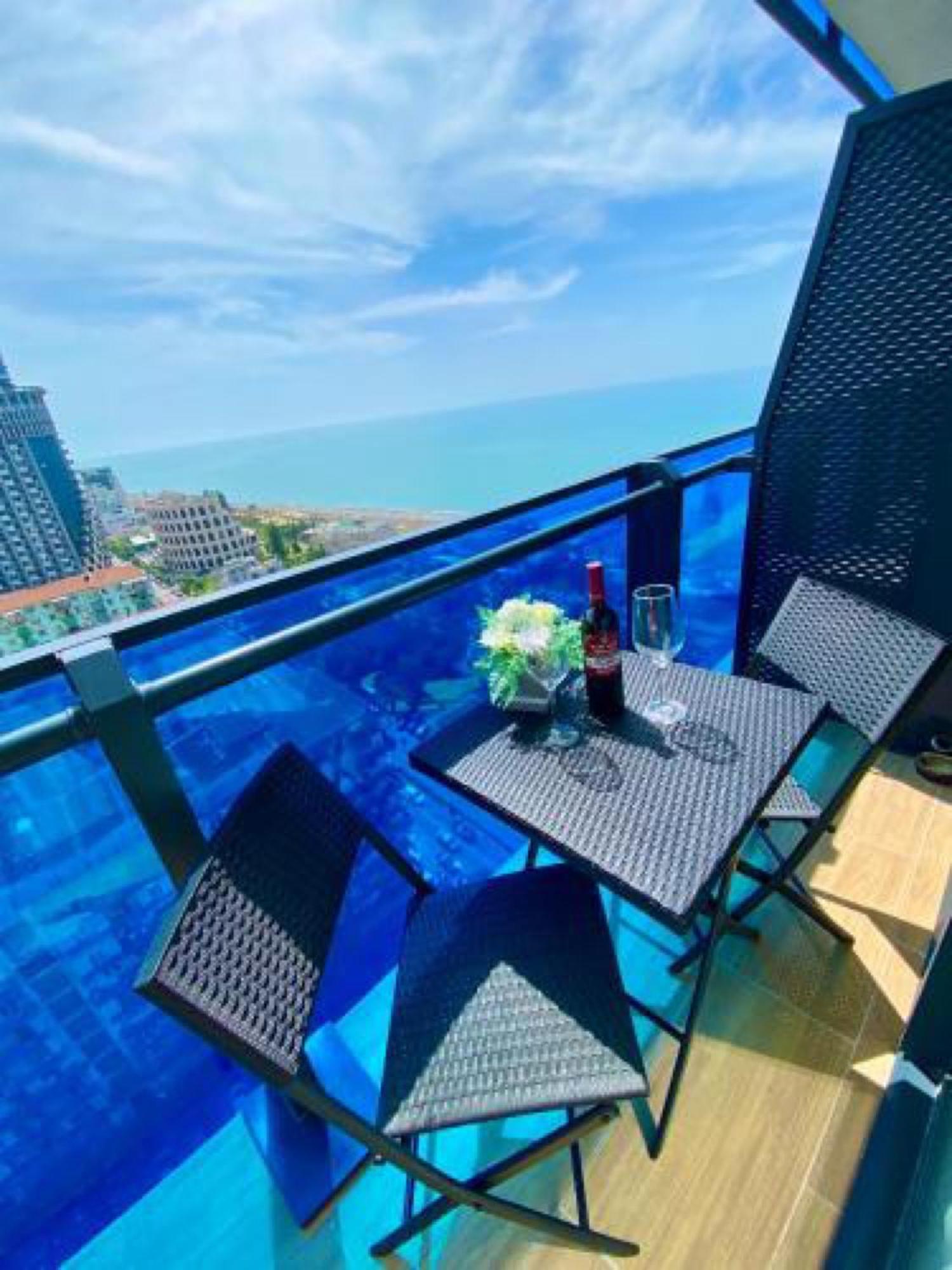 Delux Sea View Aparthotel In Orbi City Батуми Екстериор снимка
