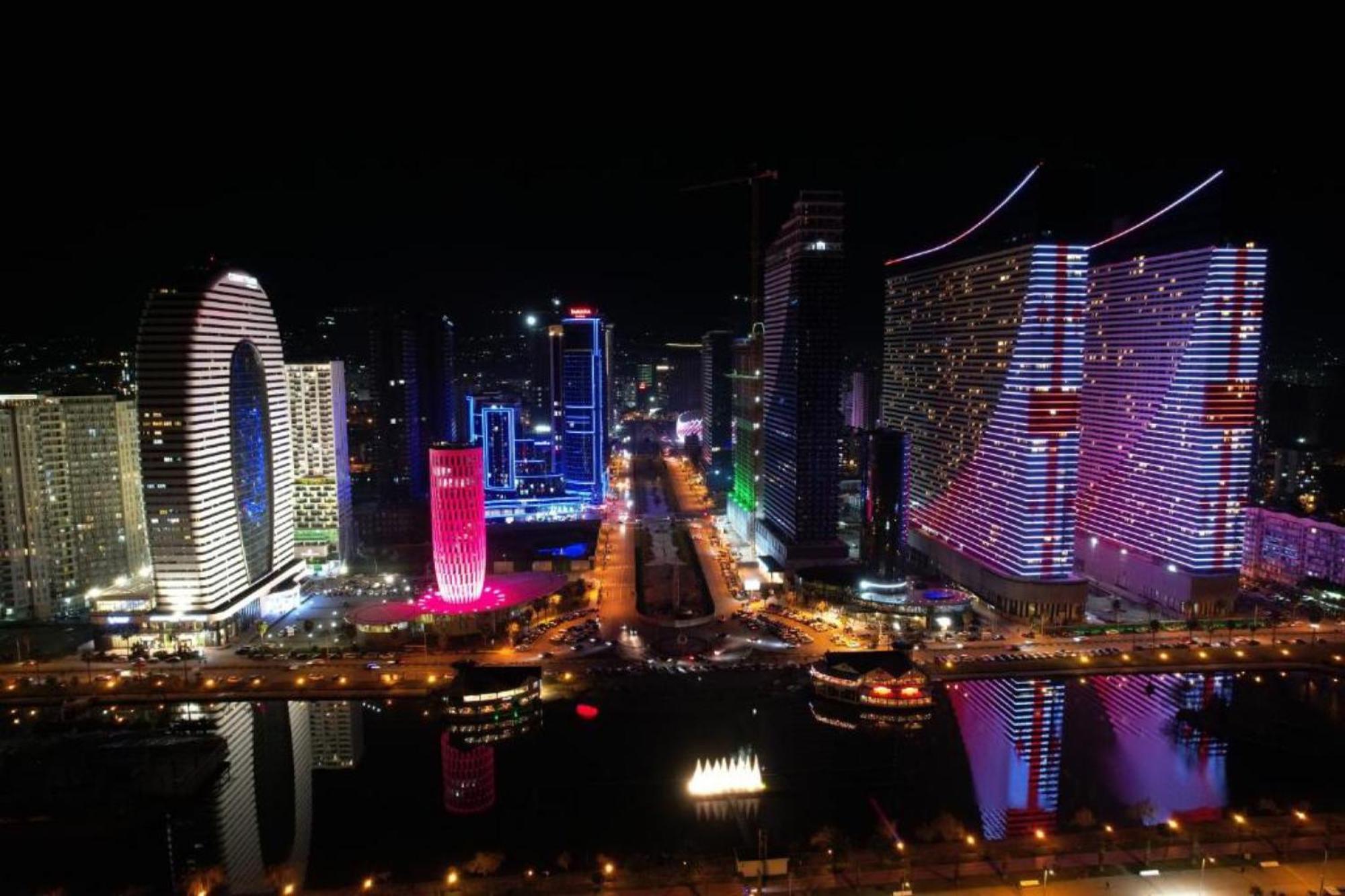 Delux Sea View Aparthotel In Orbi City Батуми Екстериор снимка