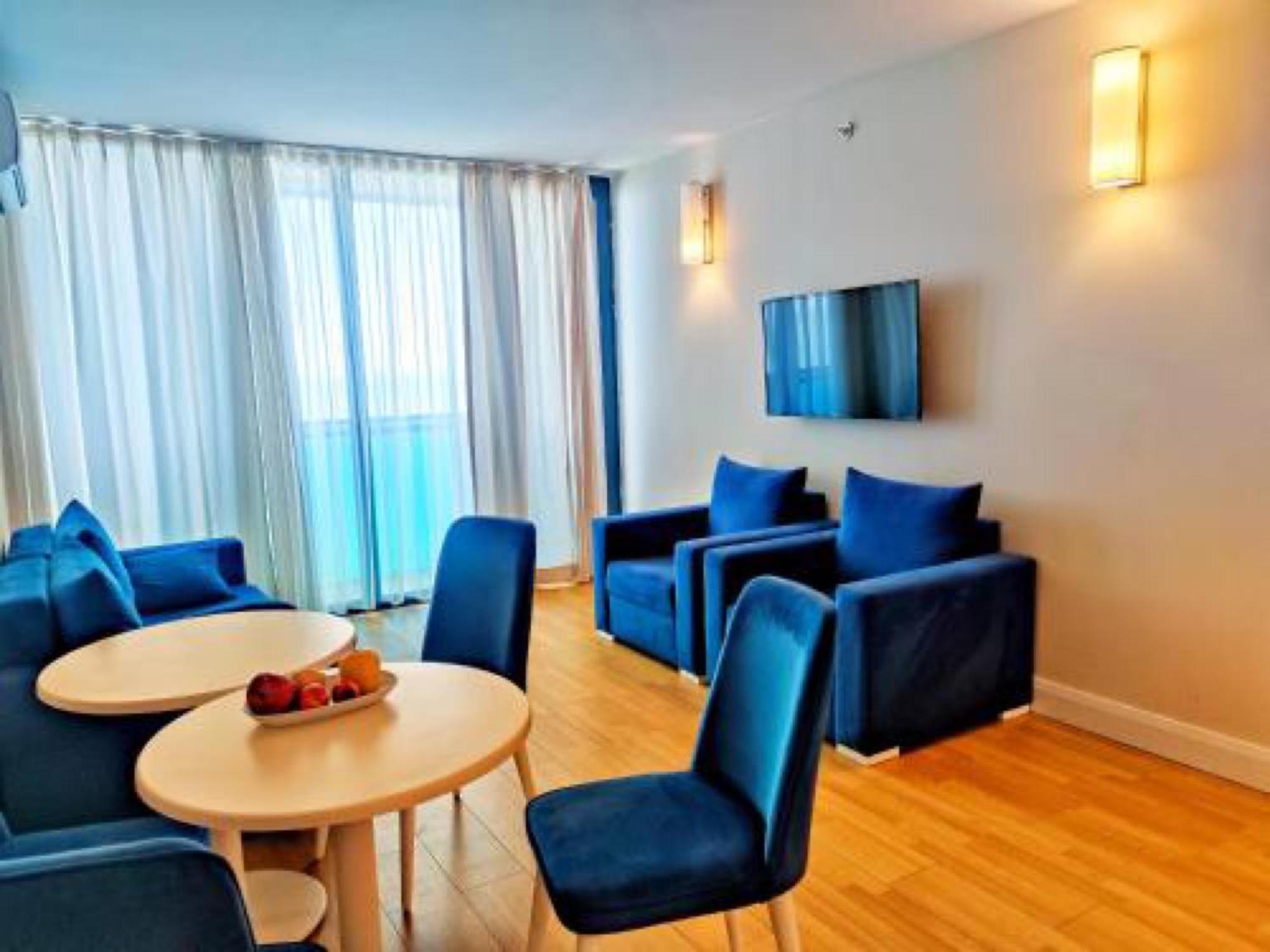 Delux Sea View Aparthotel In Orbi City Батуми Екстериор снимка